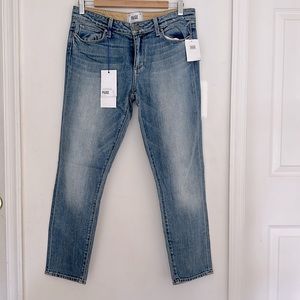 NWT Paige Kylie crop mid rise skinny crop jeans. Size 30
